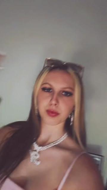 @HannahSwift🥱
