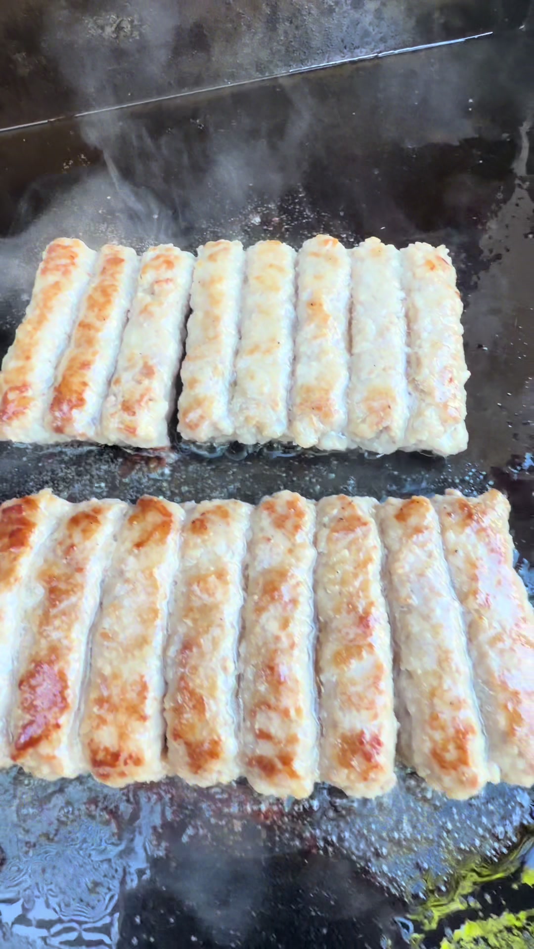 @MrMartinez_Pizza