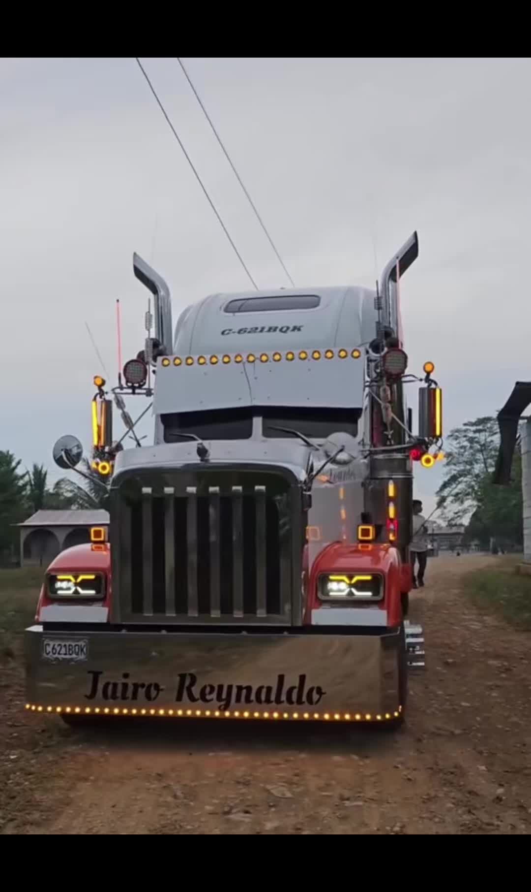 @Tic Truck Toe