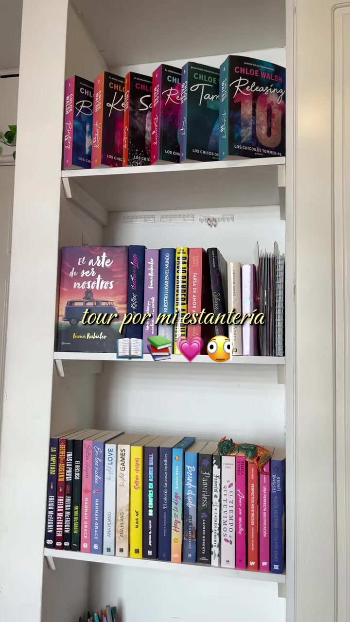 @marley books 📖 🎀
