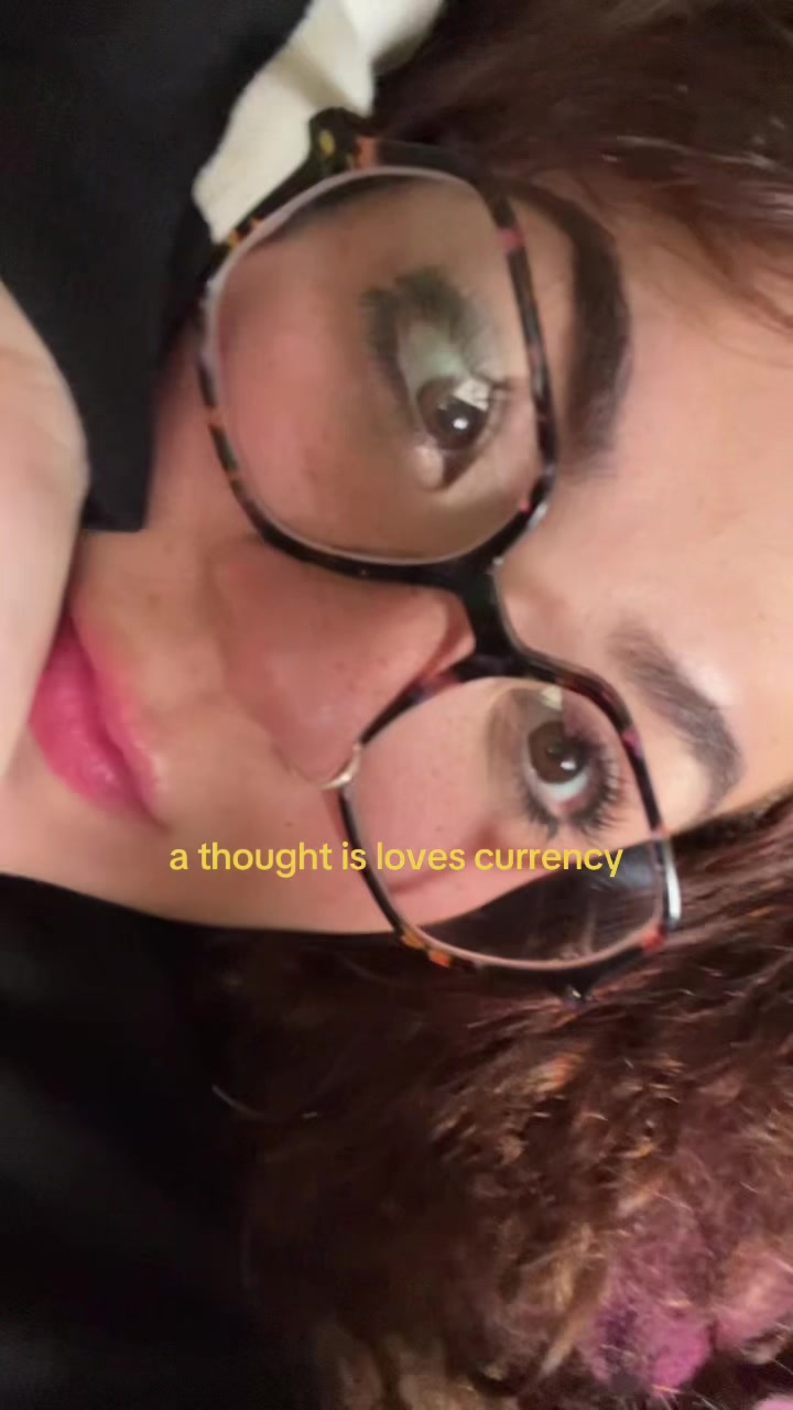 @laura