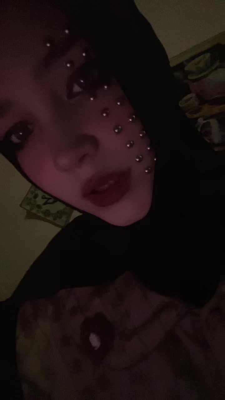@малиКа🦇