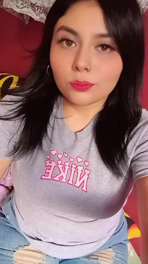 @YARESSI LOZANO💋