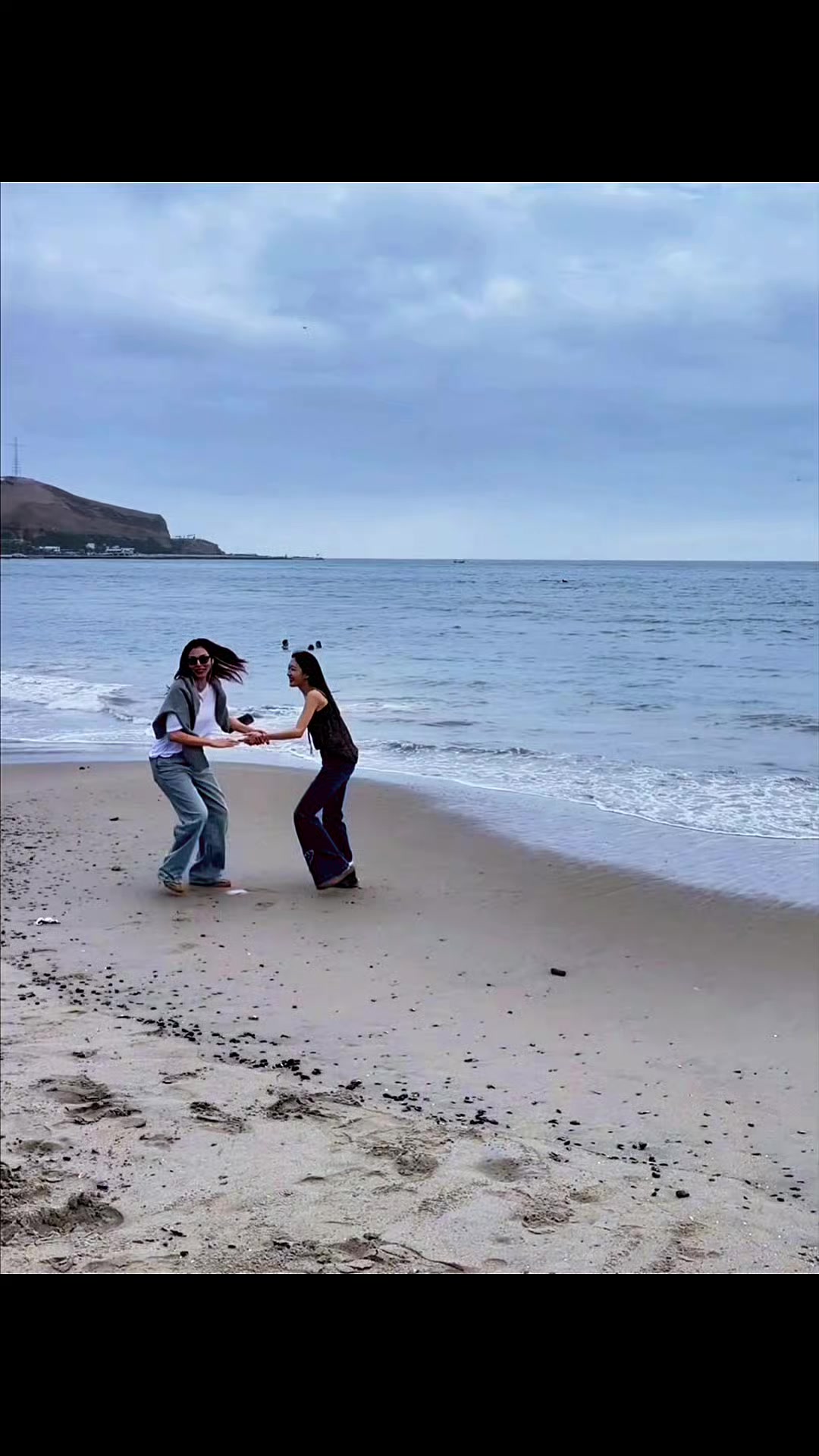 @HerBrokenEra