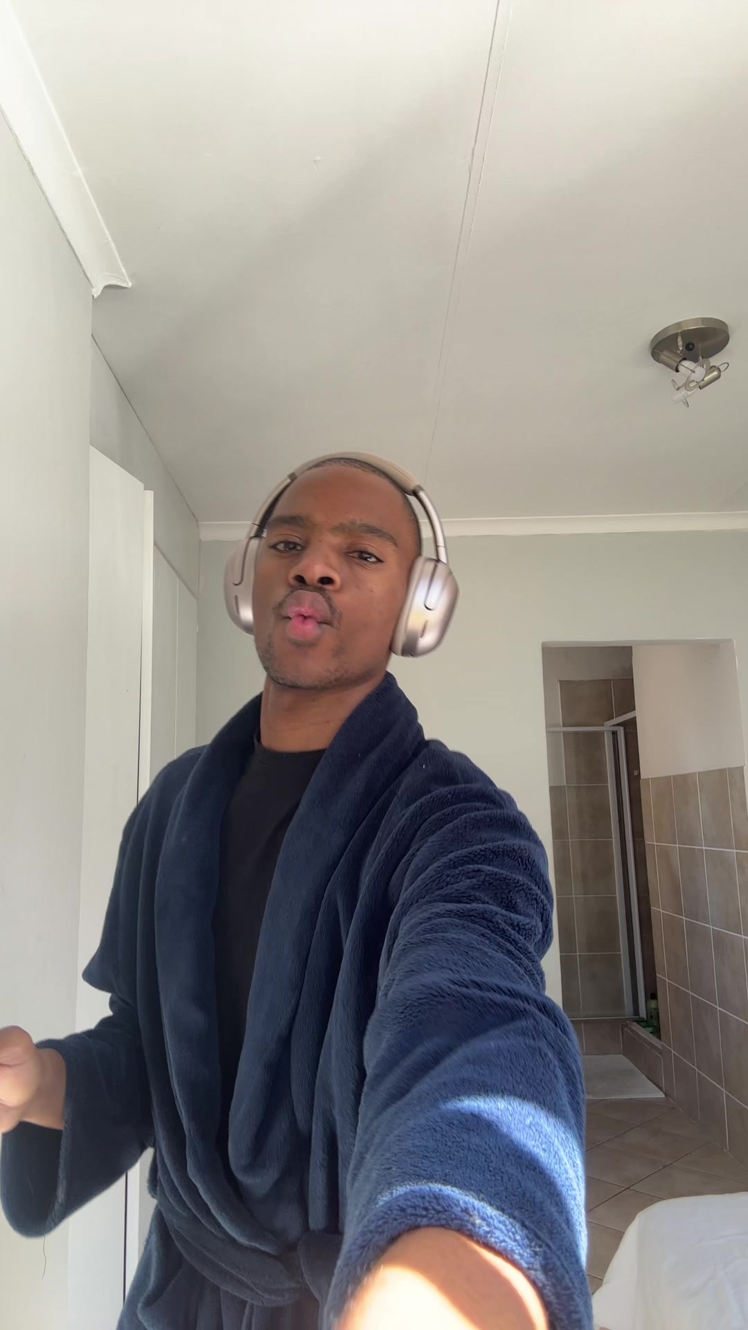 @Thando