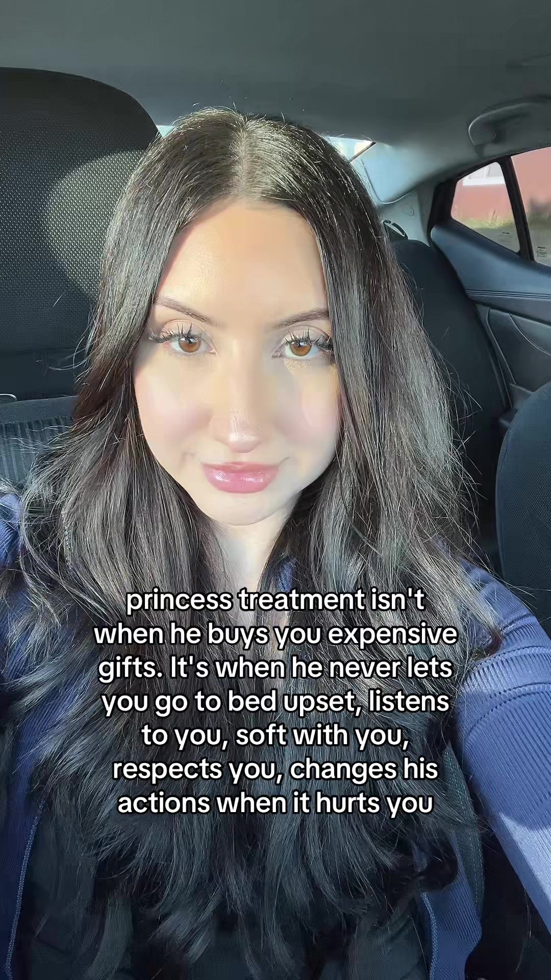 @ivettellanoss