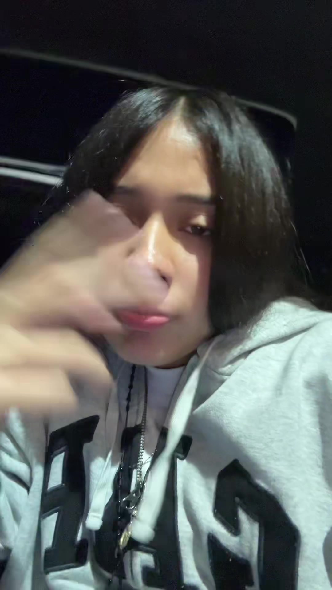 @￼
