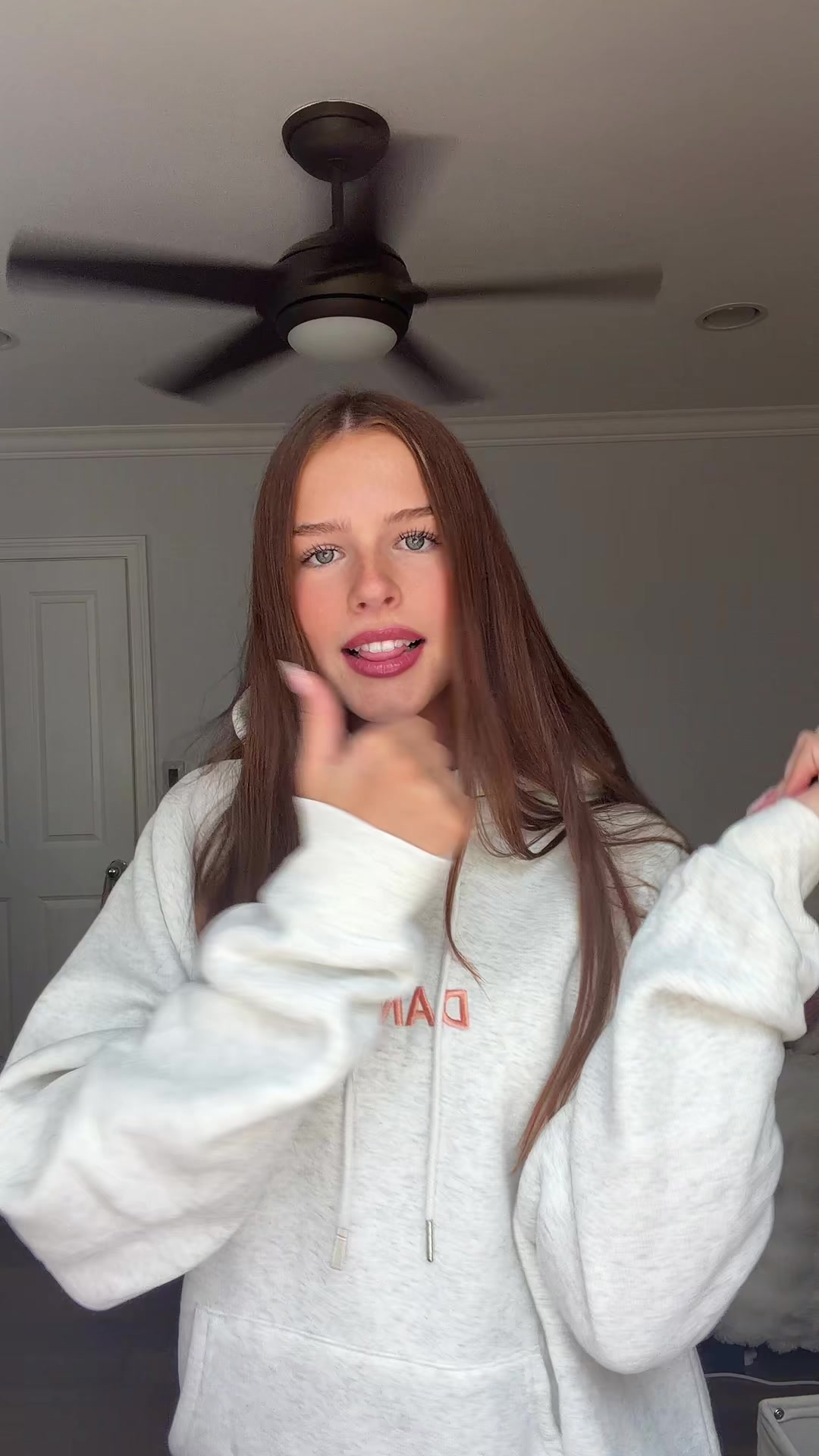 @Ellarose