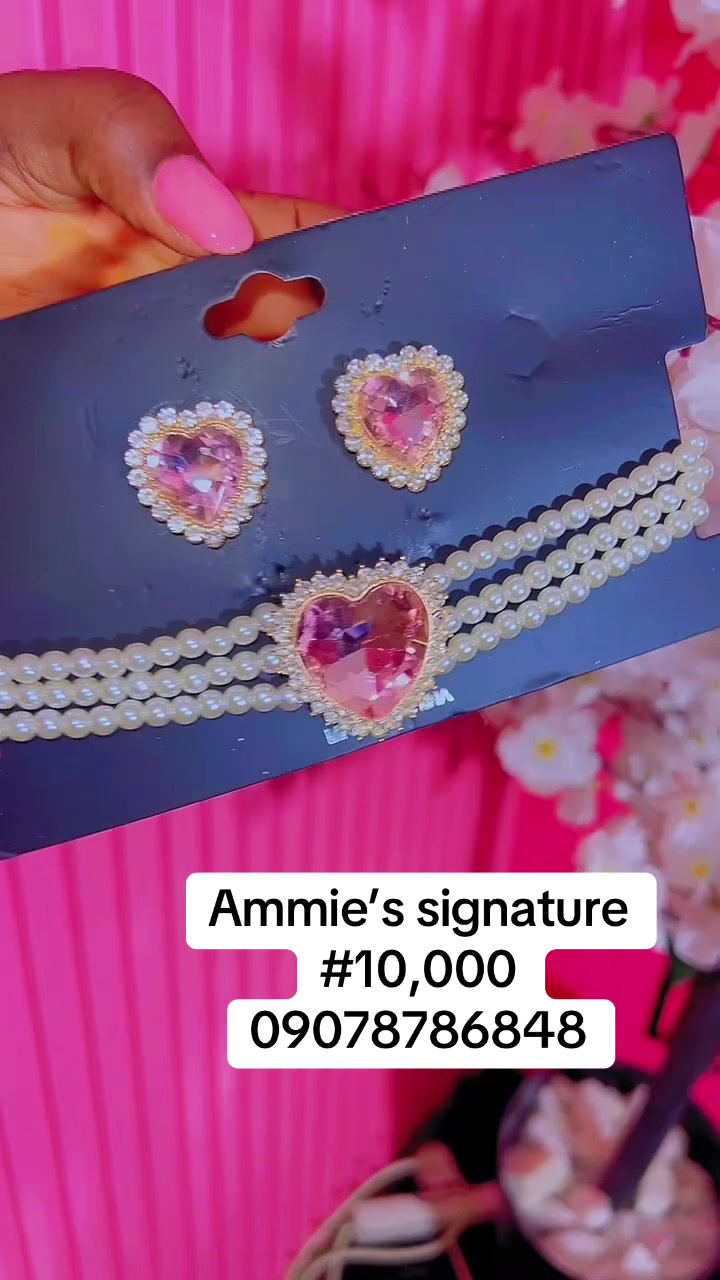 @Ammiesignature jewelry/makeup
