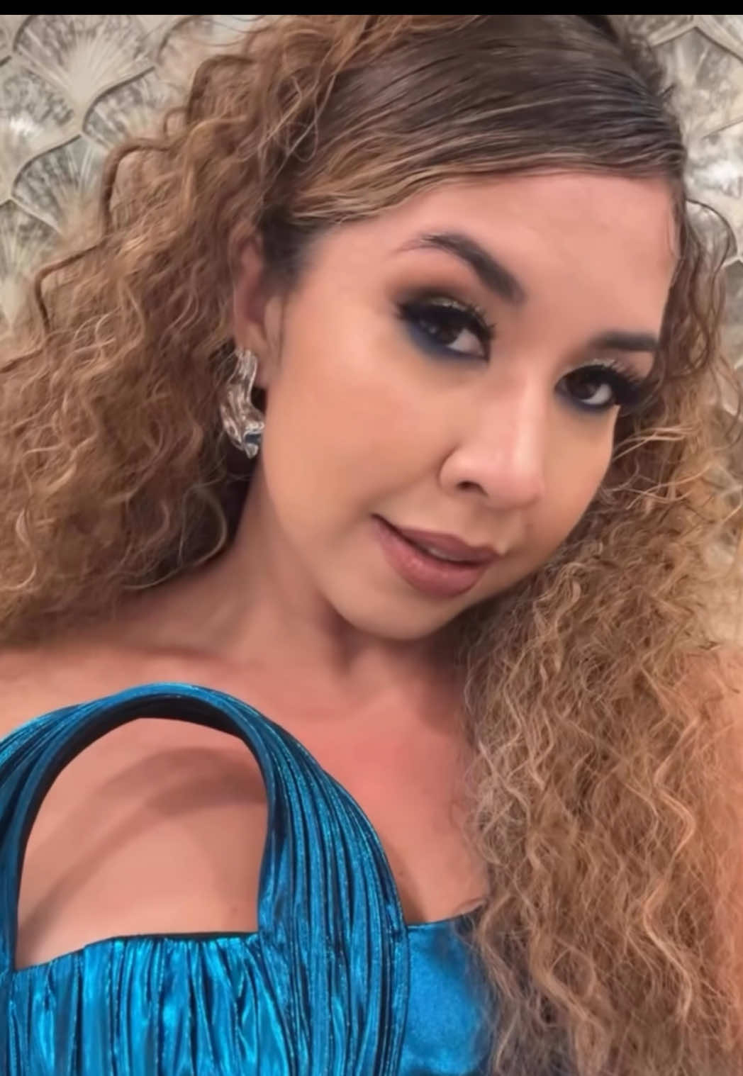 @Janessa | VEGAS HAIRSTYLIST