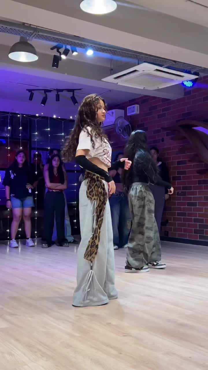 @CRAZY DANCING FACTORY💃🏿🕺