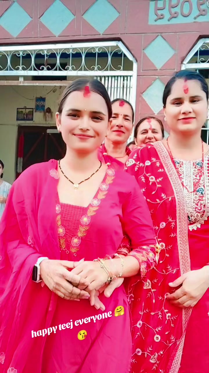 @LaX__मी 💰👀