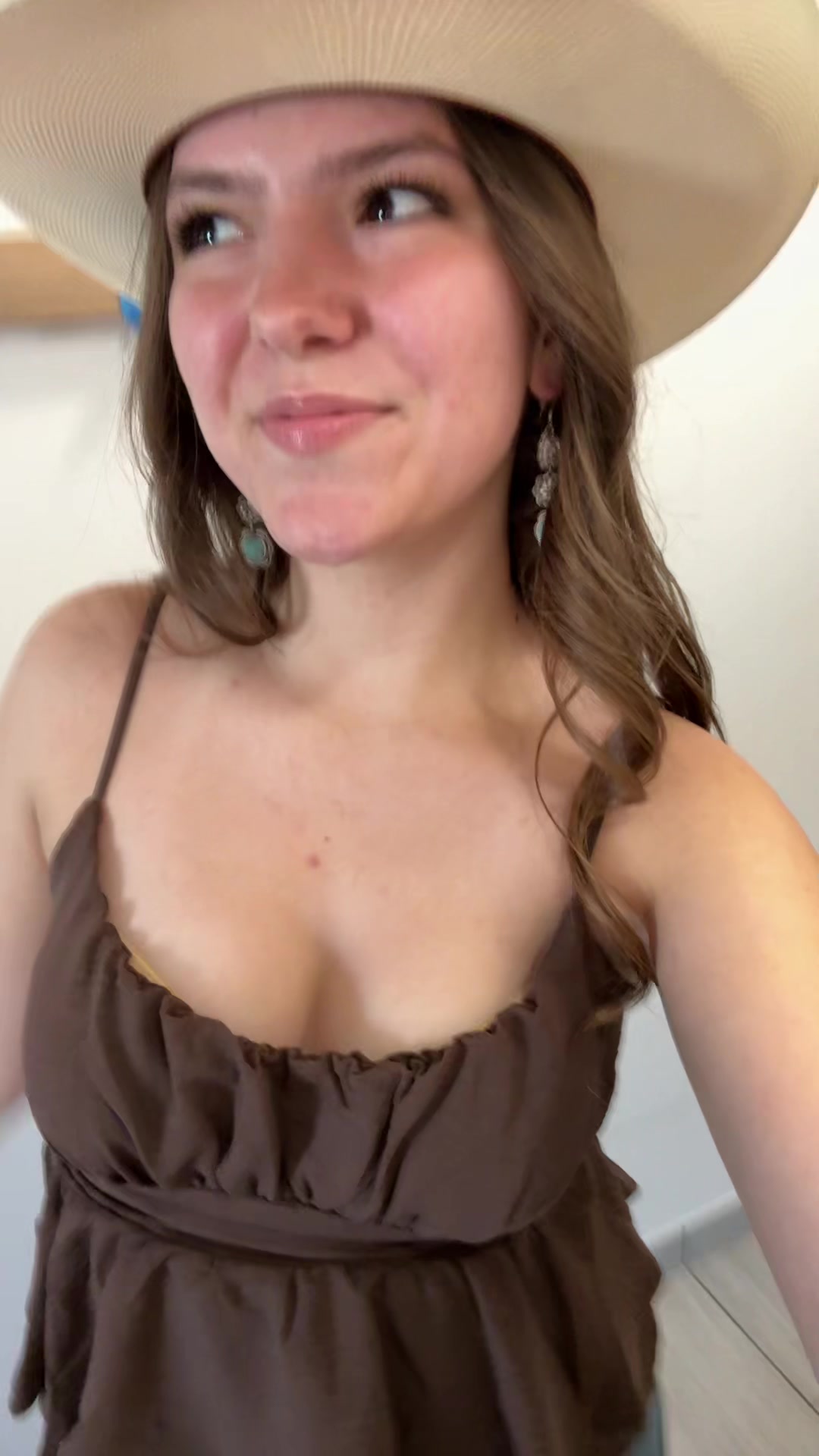 @Ava
