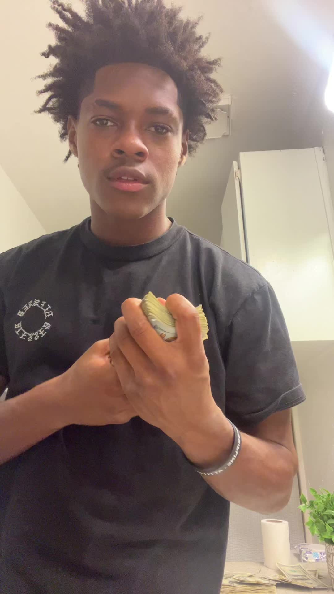@⃟