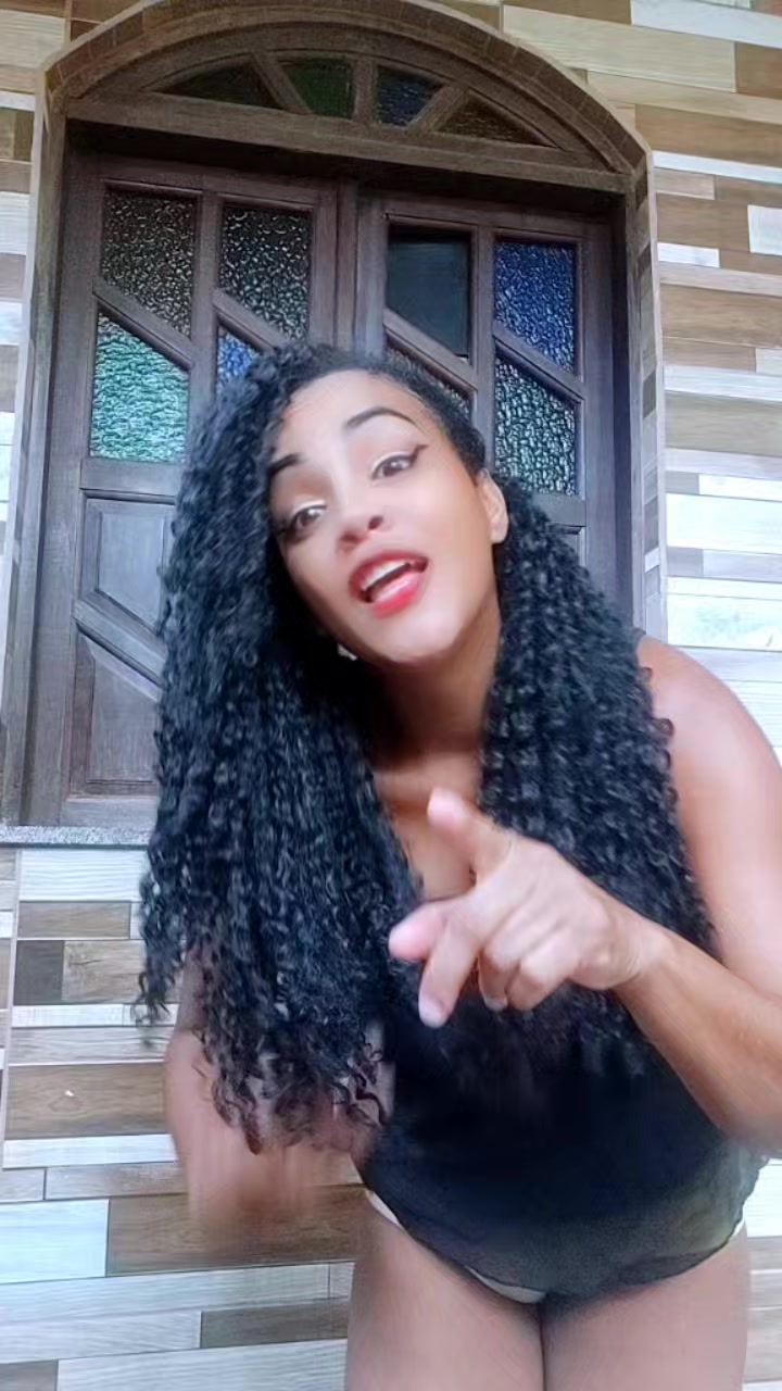 @Lucy a guria do short sexy
