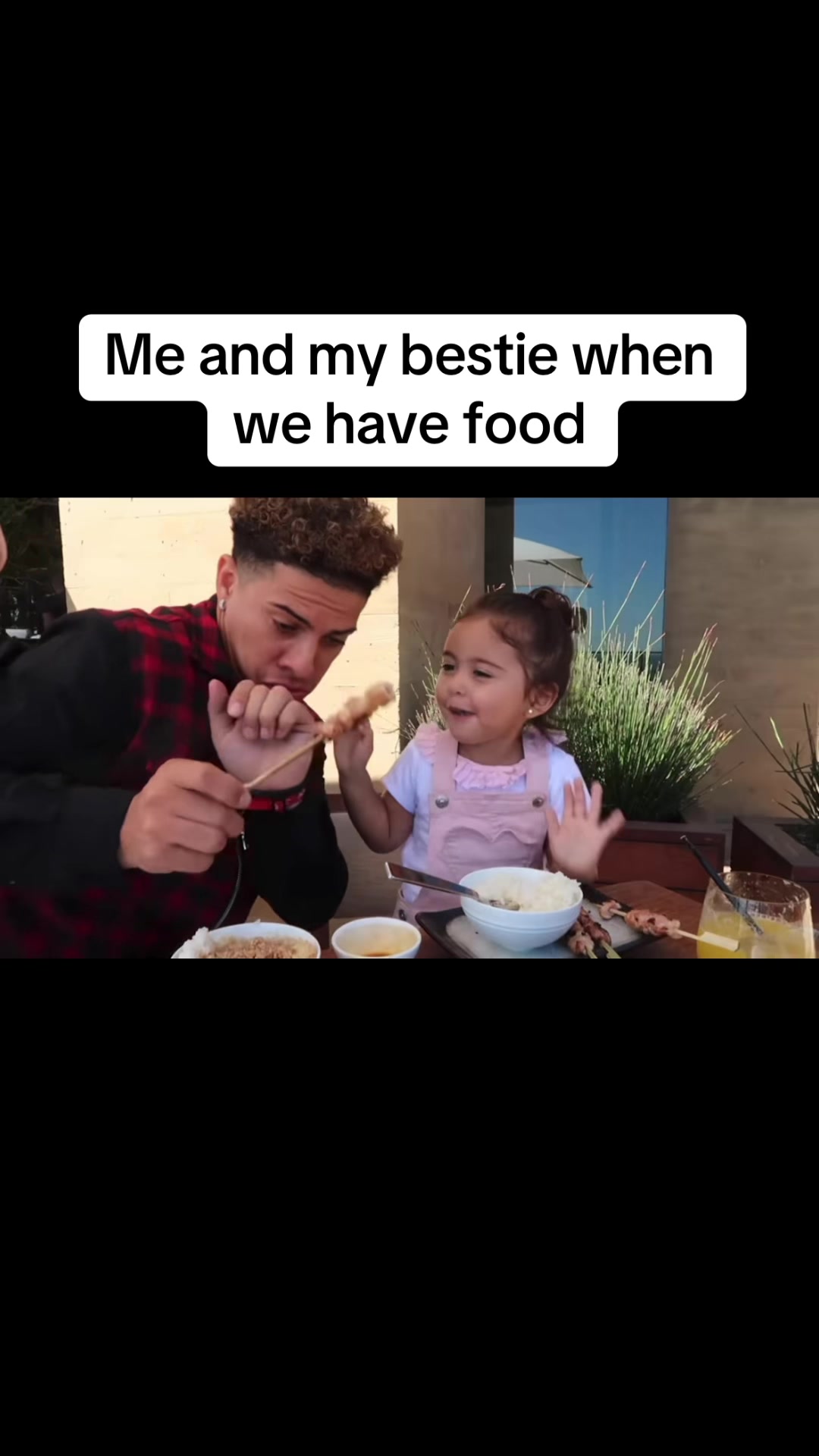 @heyitsellle