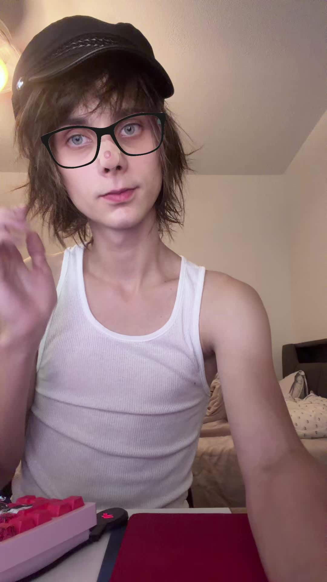 @hlor3i
