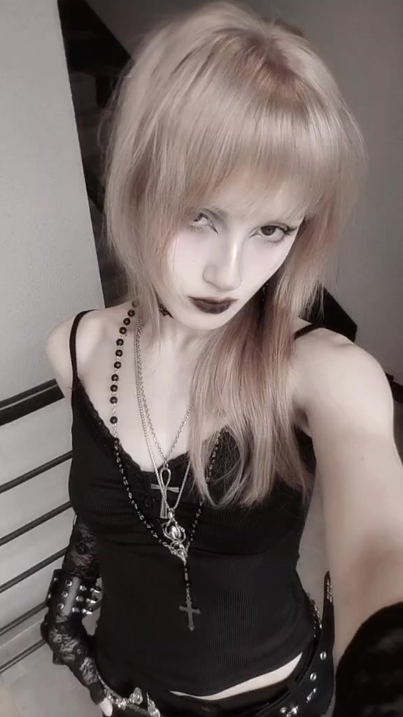 @Мышка🦇