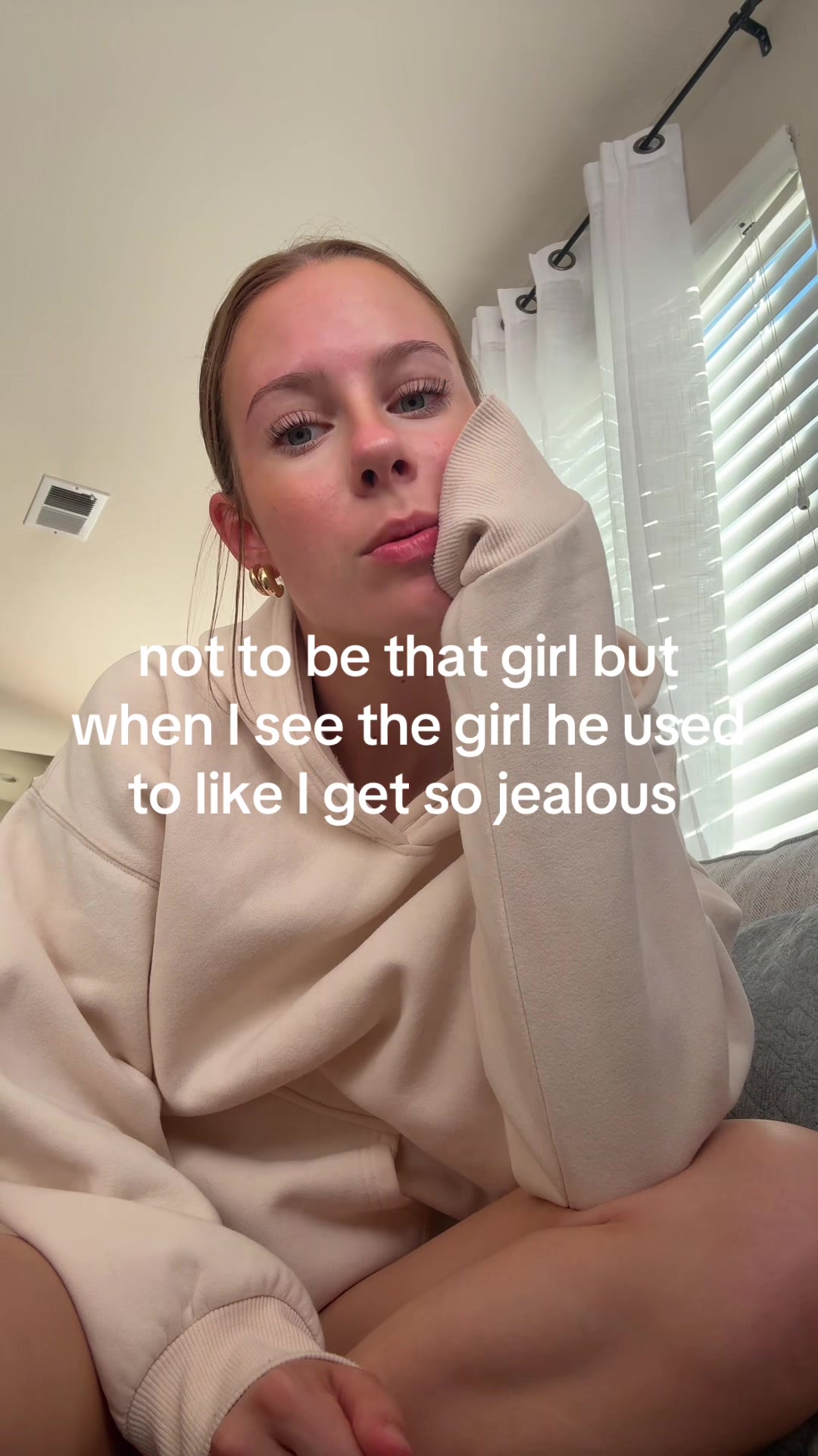 @izzietriesherbest