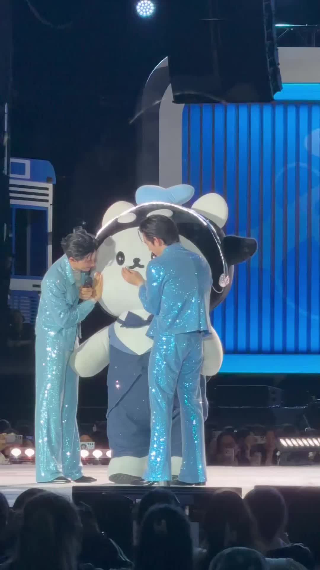 @รักเธอนะ🎸🦈