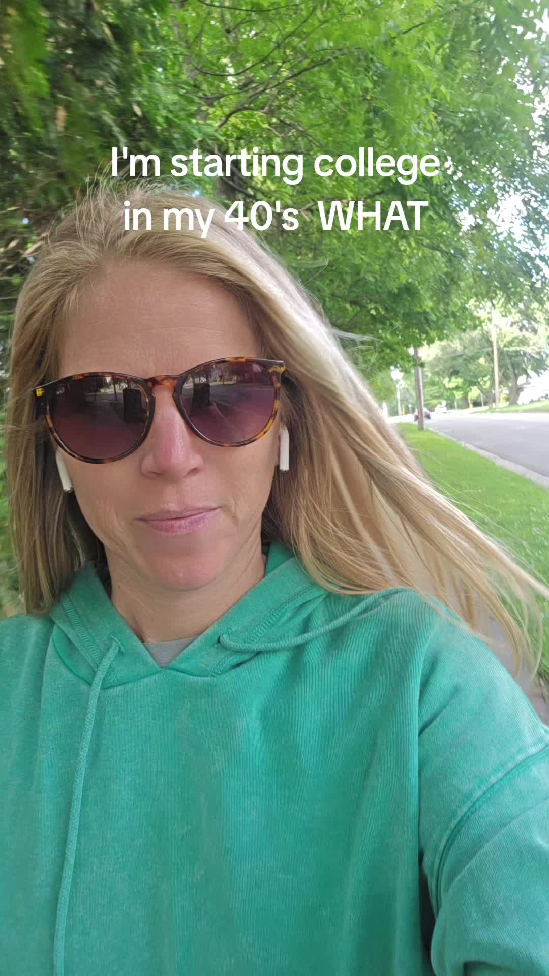 @kellygreendaisy