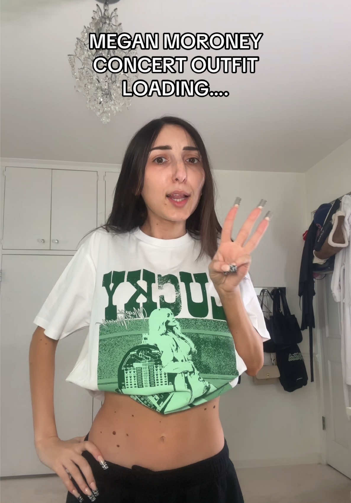 @ItsAlexisSimone