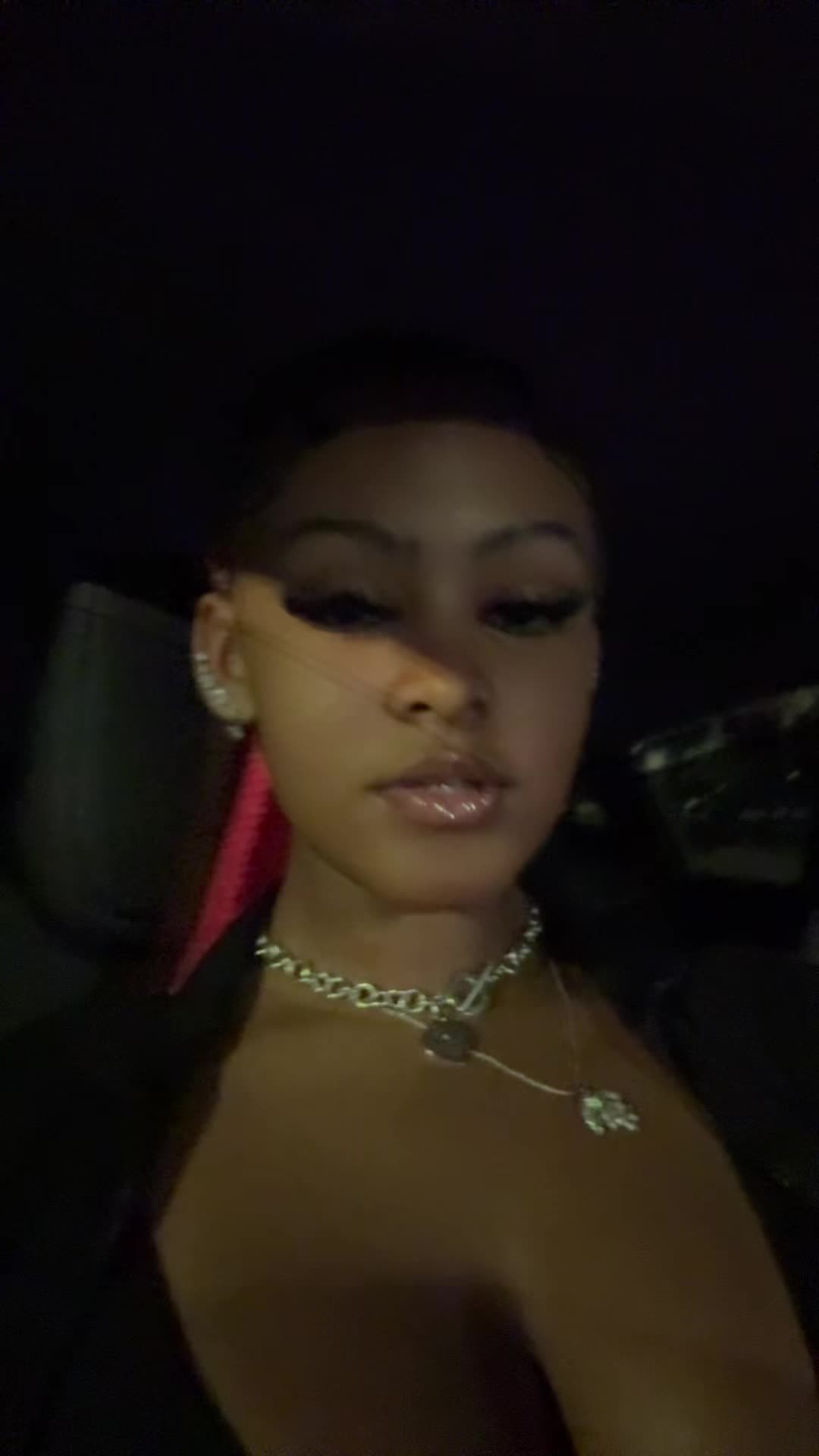 @M🌟
