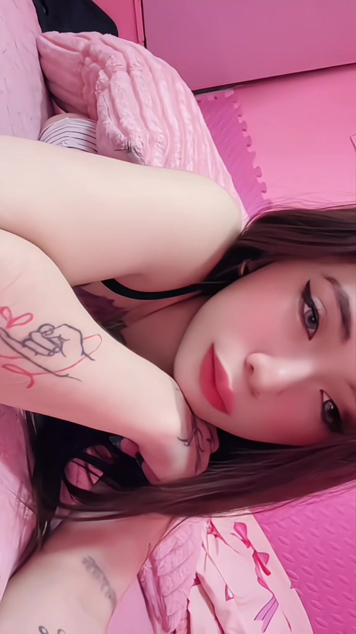 @strwberry🍓