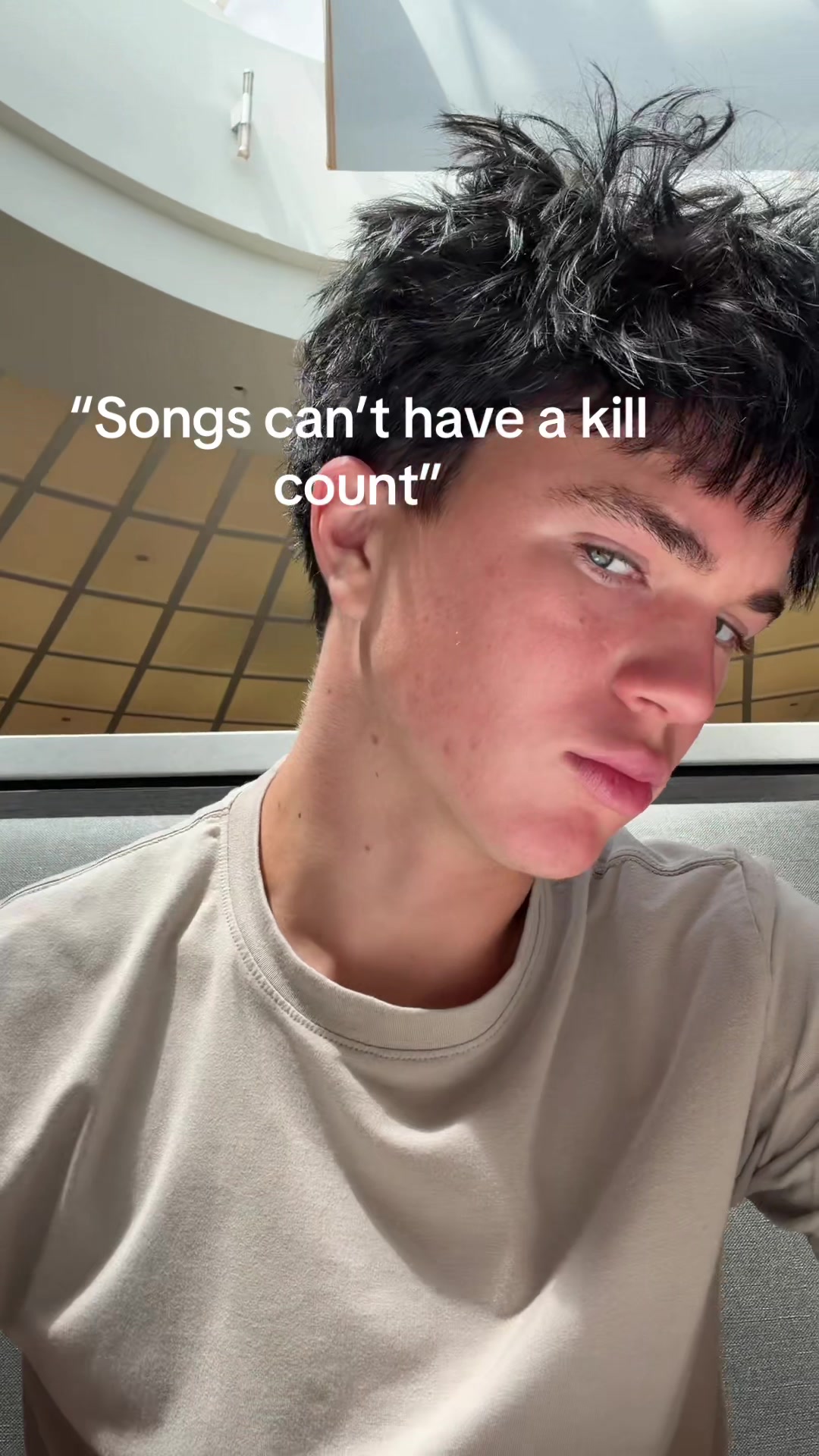 @⃟