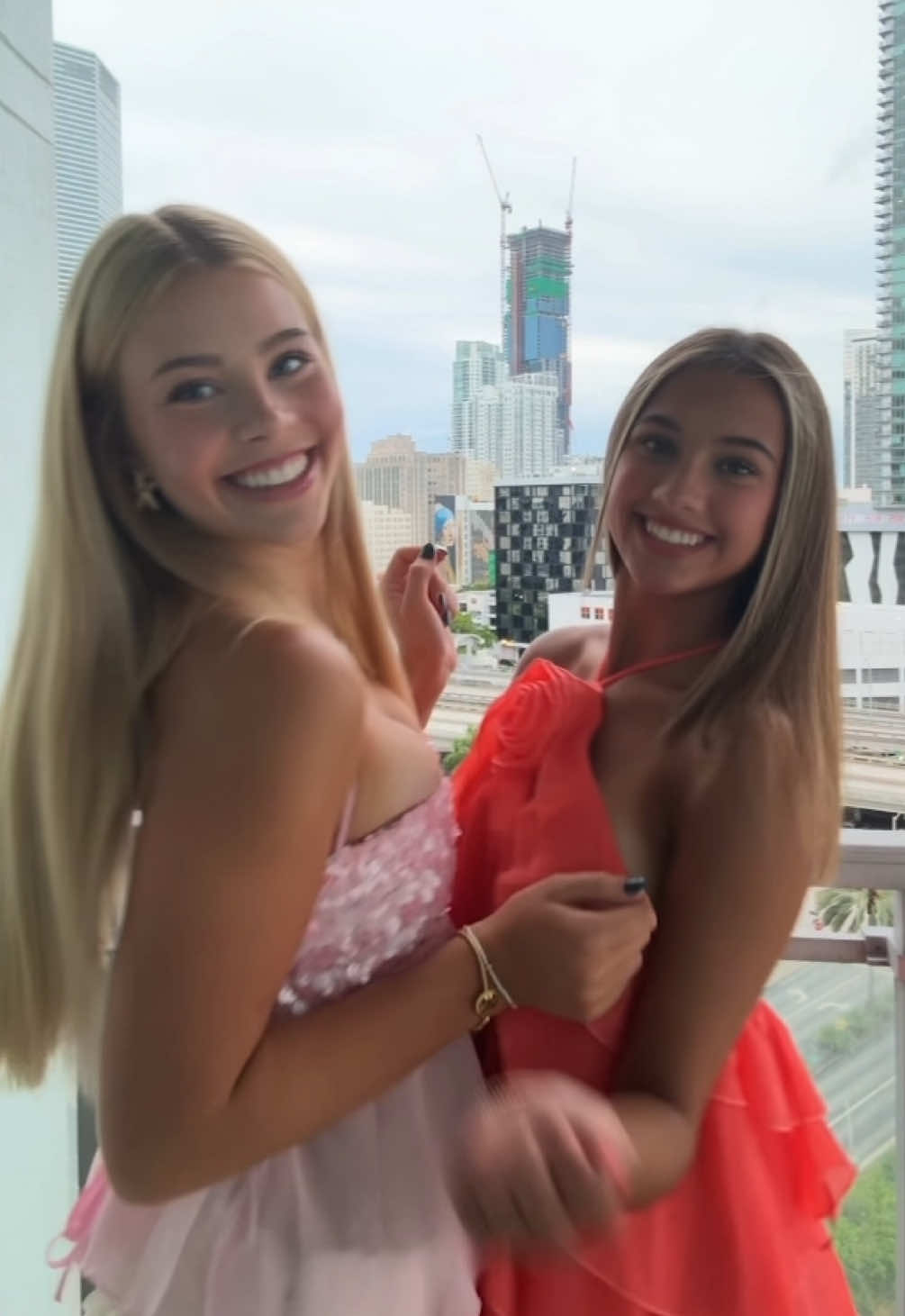 @🥳✌️💐😜🐒💗🤩