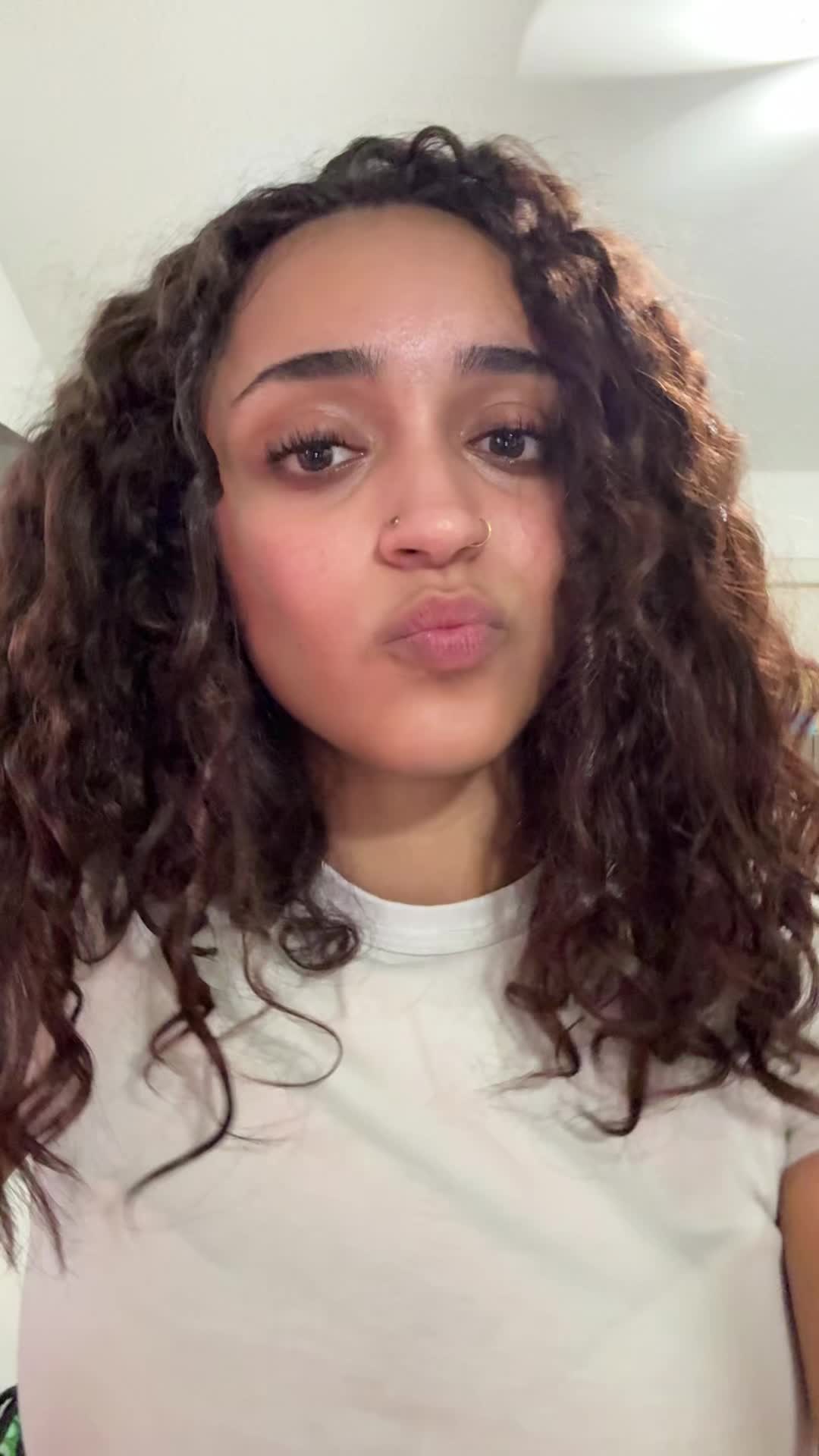 @👣👣