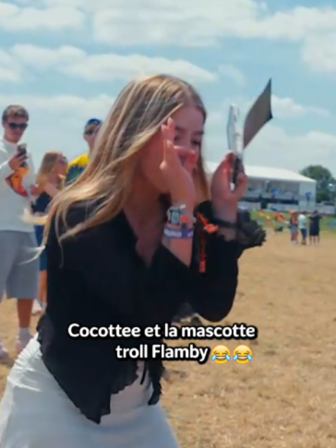 @Cocottee_
