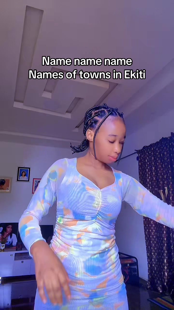 @AYOMIDEY THEEKITIGIRL 🤡