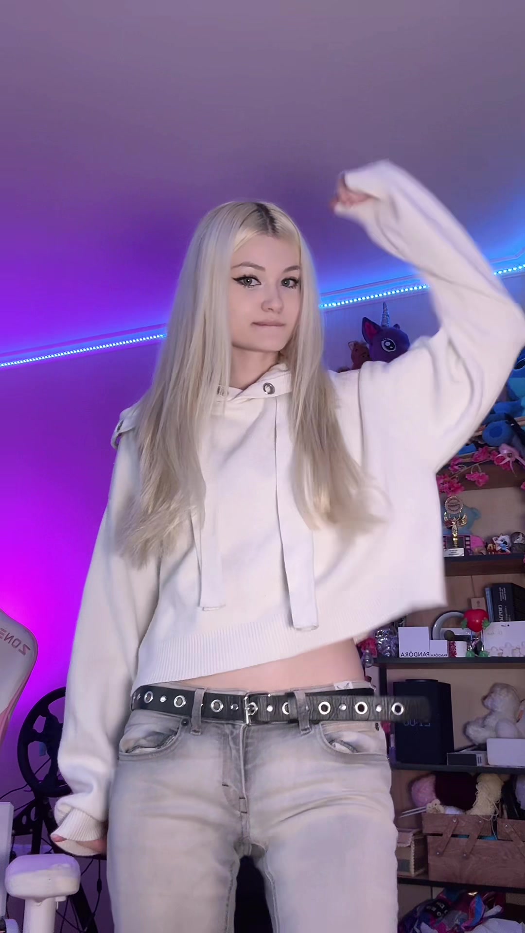 @Кошка