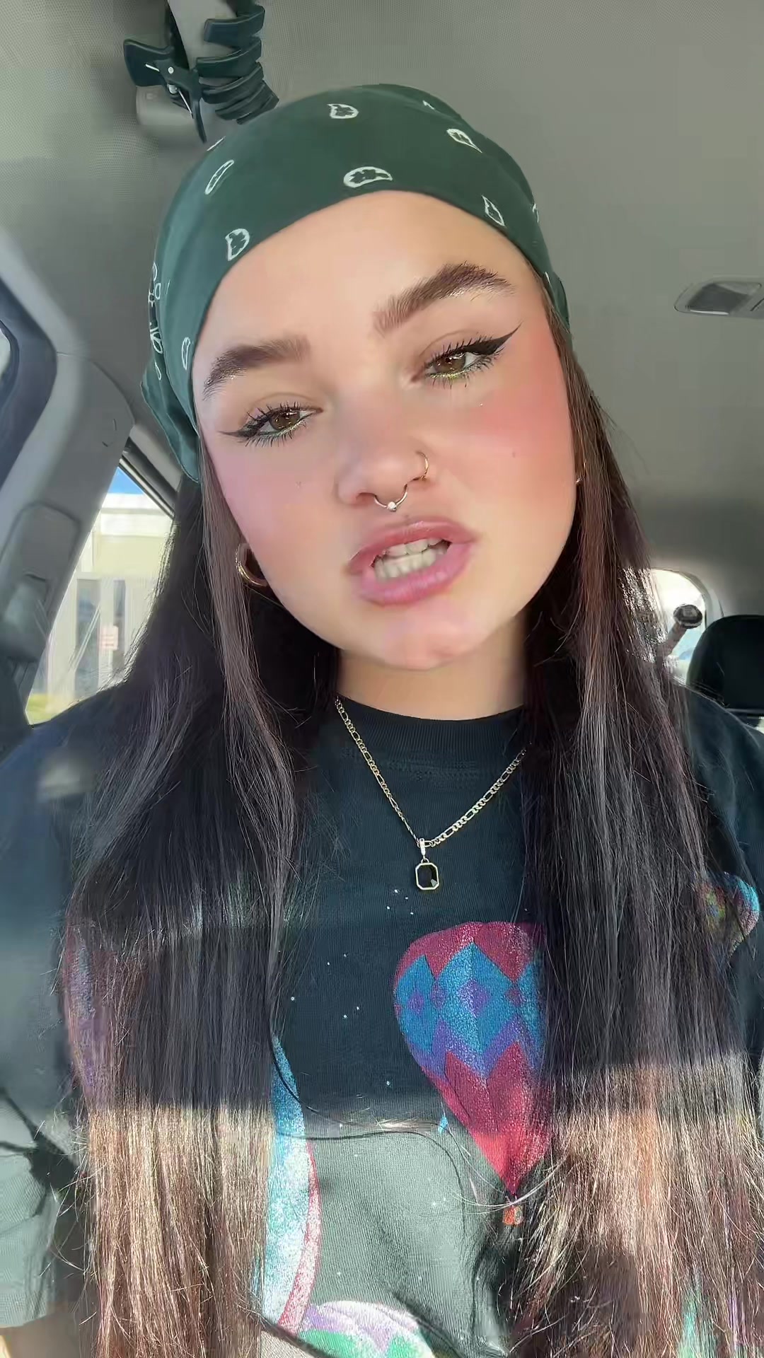 @mía