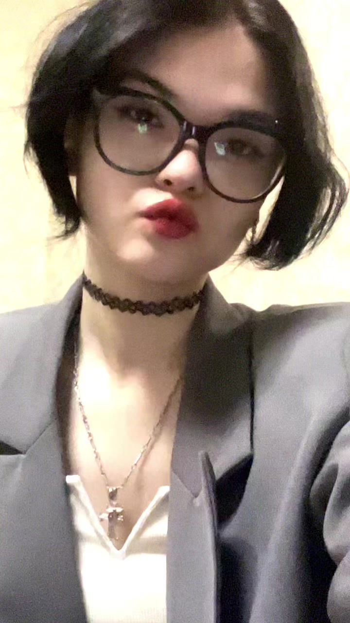 @vivienne🦇hellmate