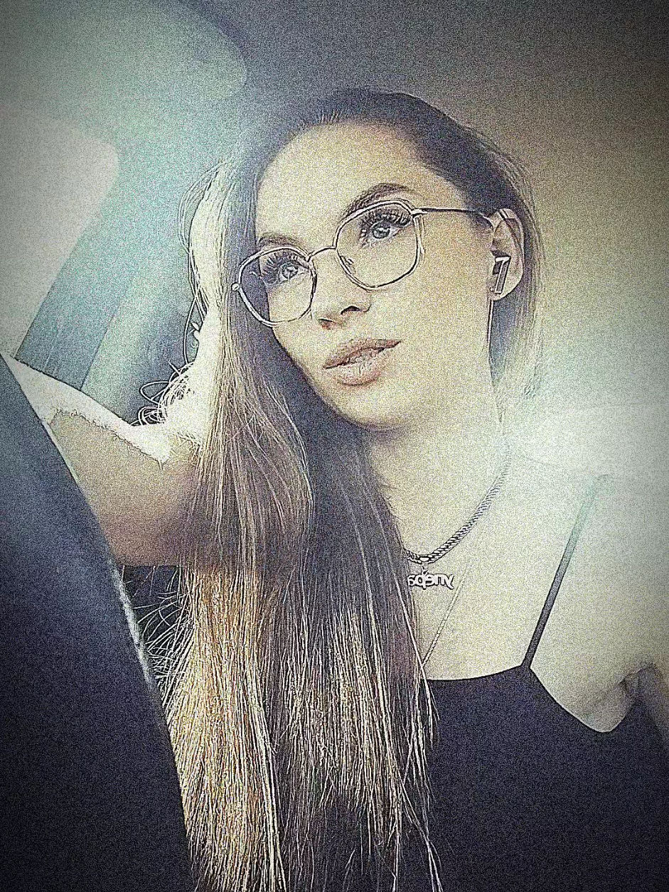 @𝓀𝓇𝒾𝓈___𝒸𝒽𝑒