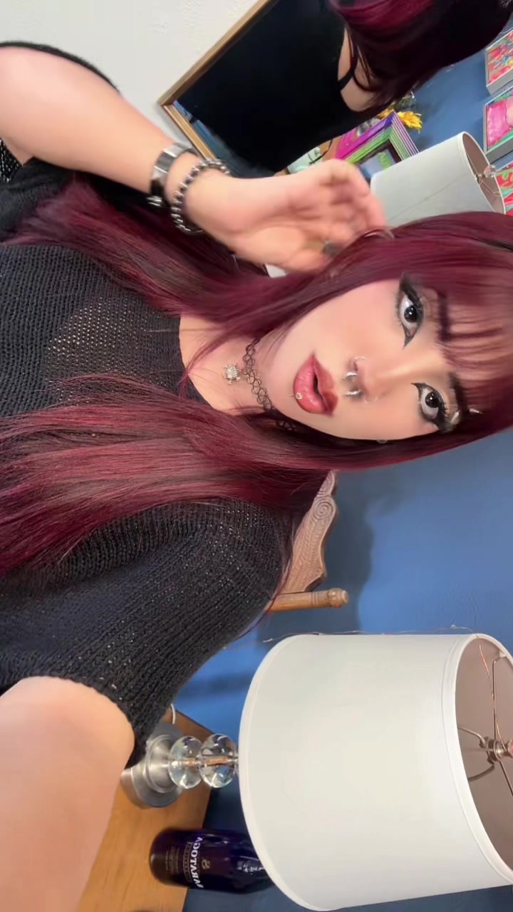 @🧛🏻♀️
