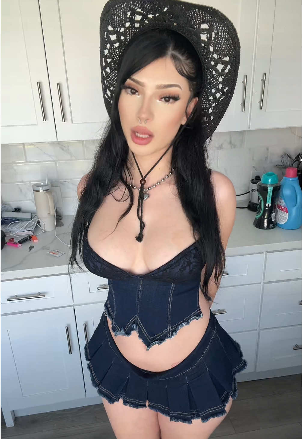 @itskiraswrld