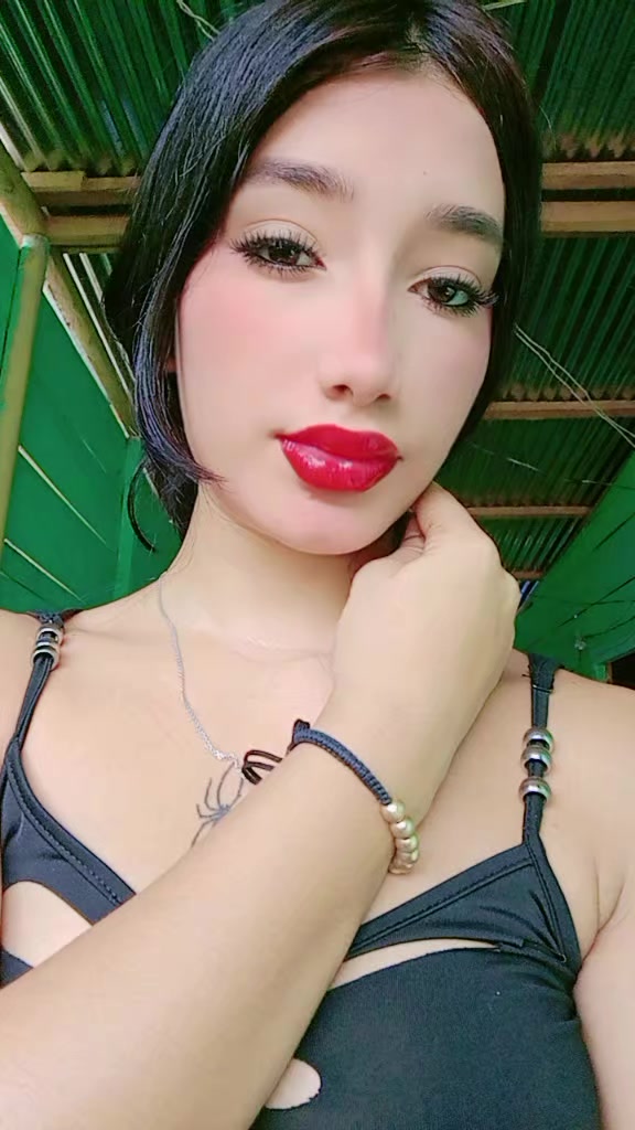 @Yilena🕷️www