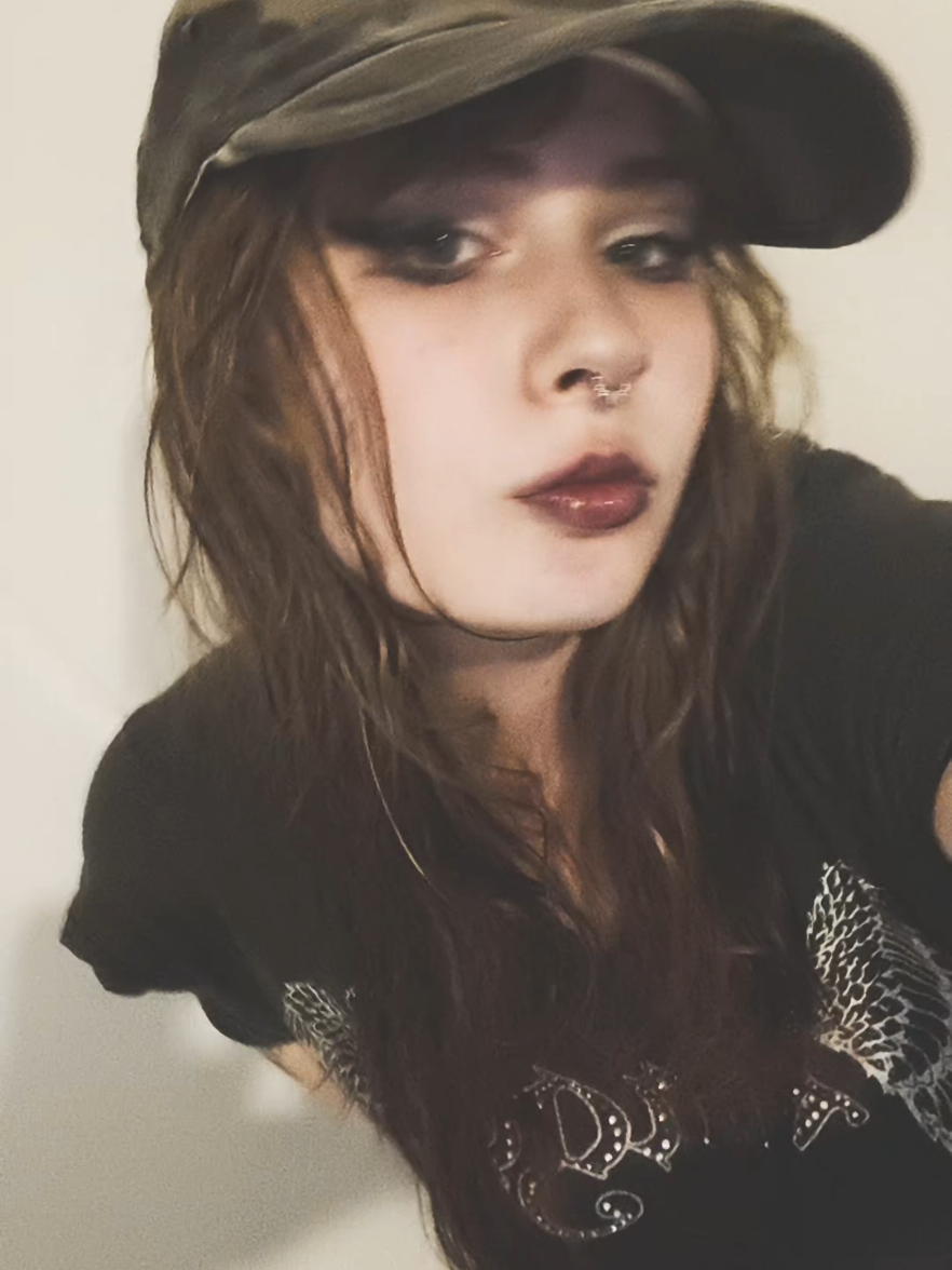 @Bluebrry Goth 🖤