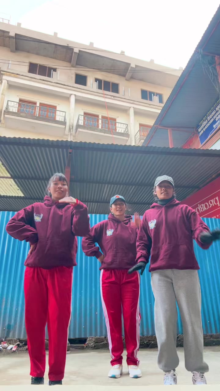 @swosty🇳🇵🇬🇧🕊️