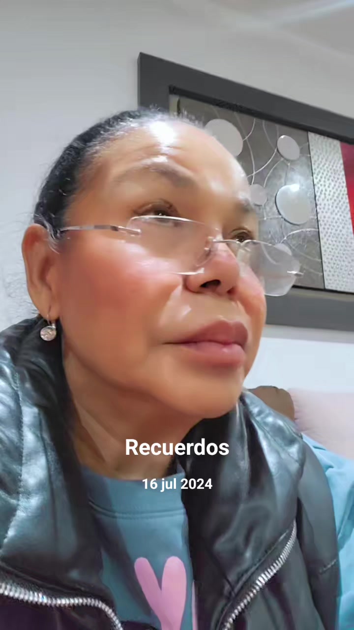 @Eva Ayll&oacute;n
