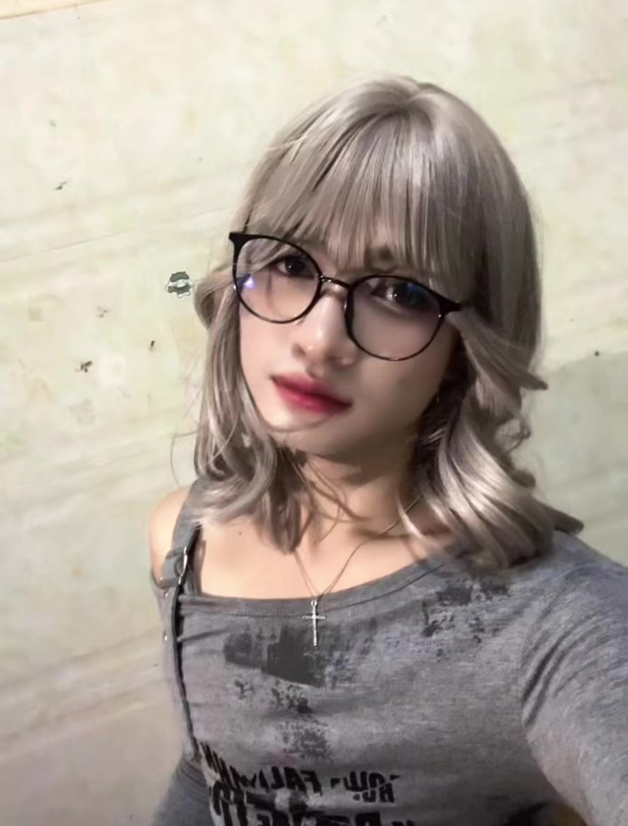 @💅🏻