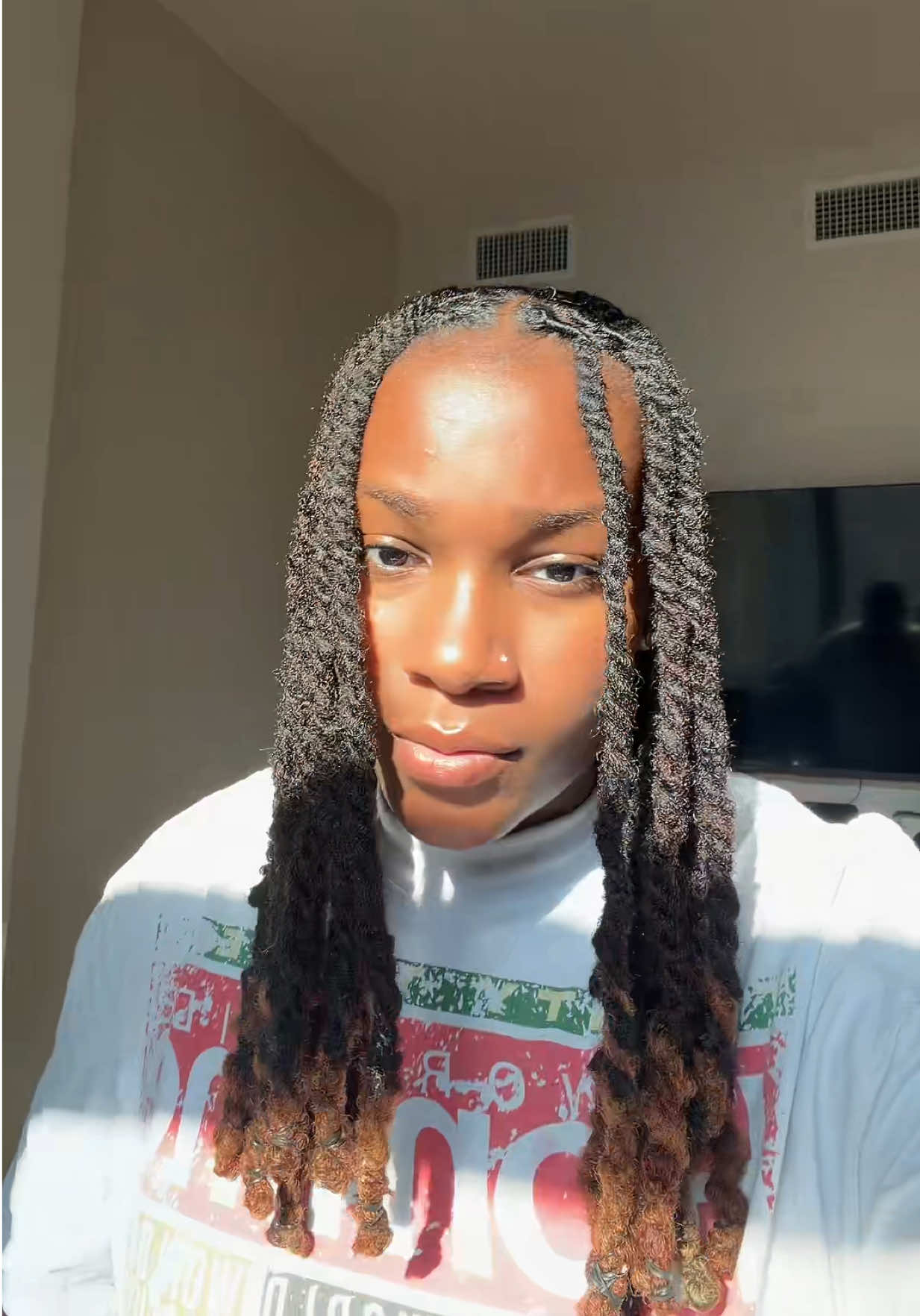 @T💫