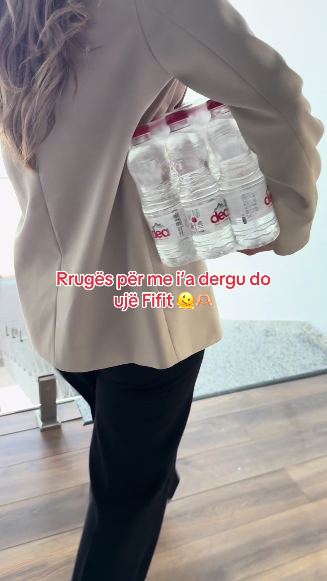 @Uj&euml; Dea