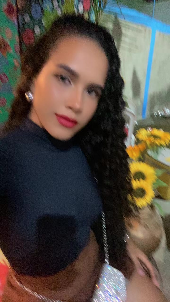 @dominique