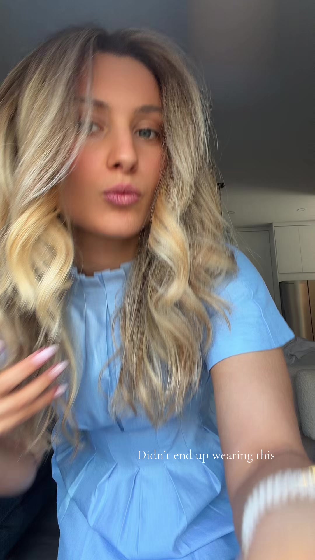 @sixgirlswithnojob