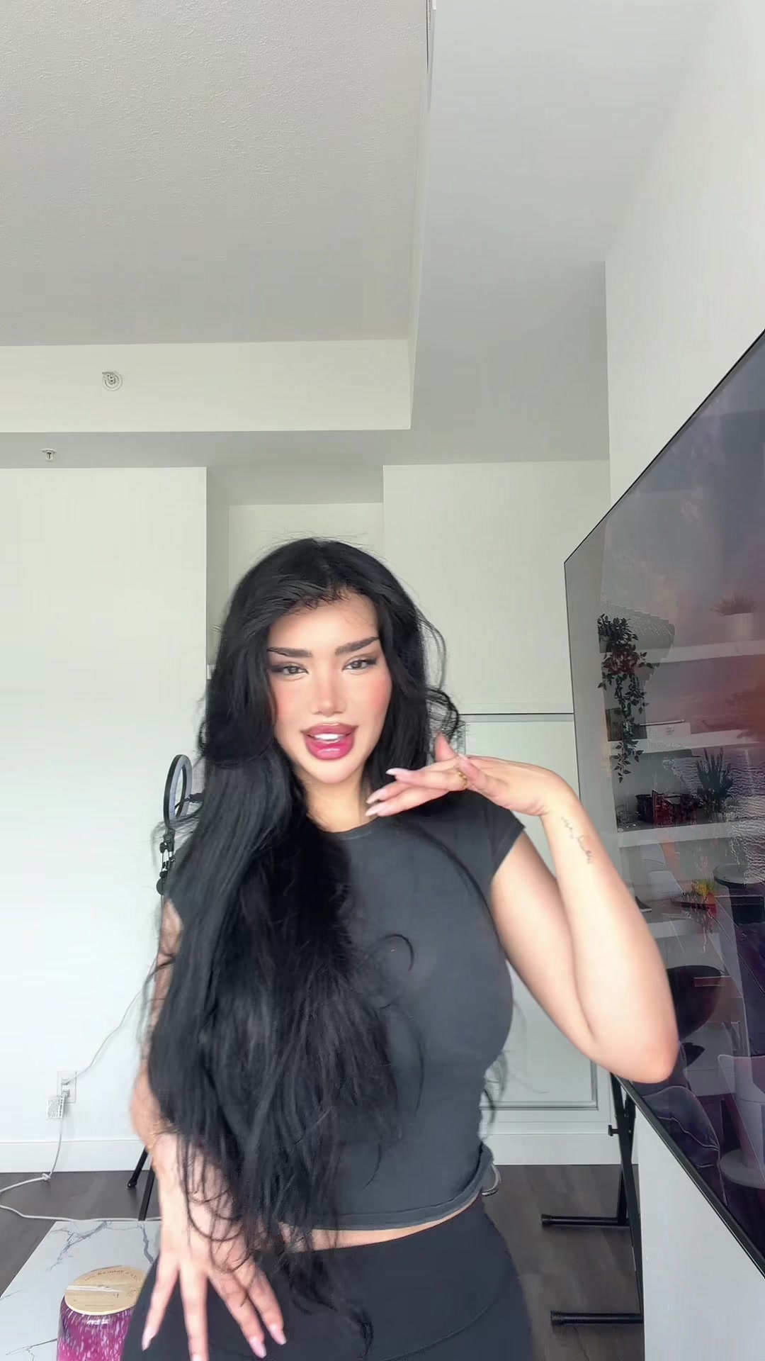 @🖤