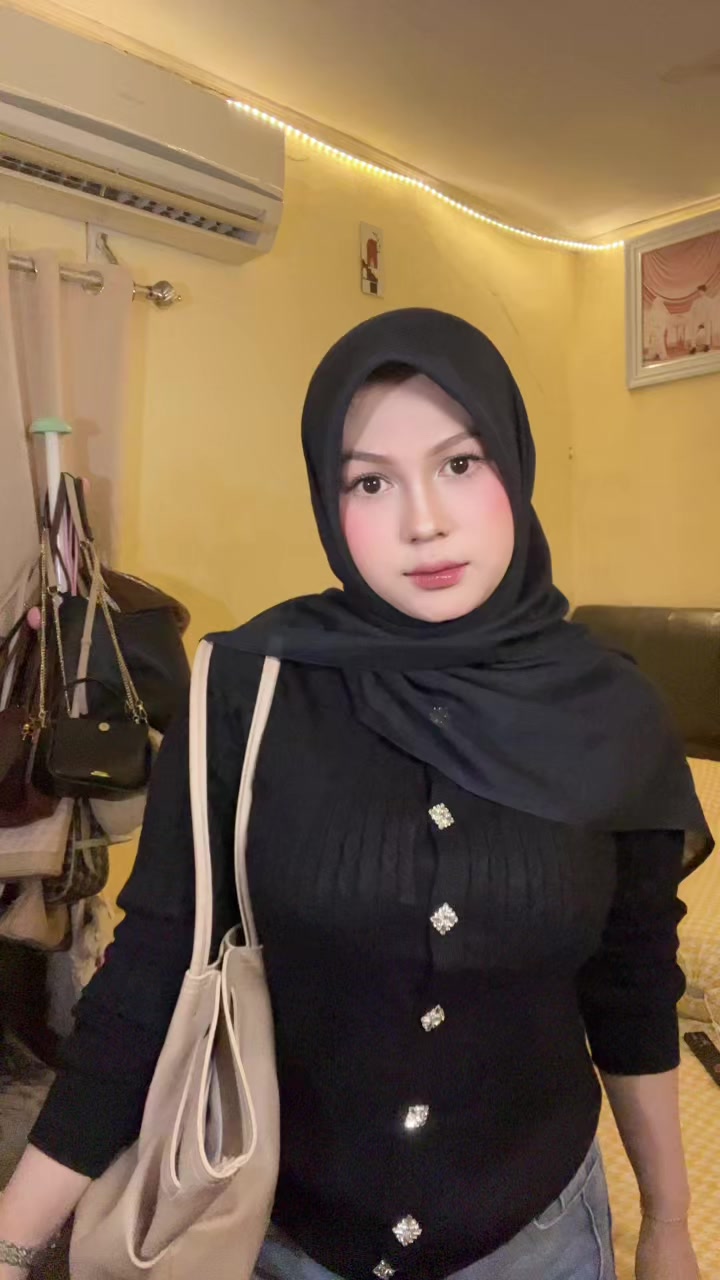 @cahyaniajaaa